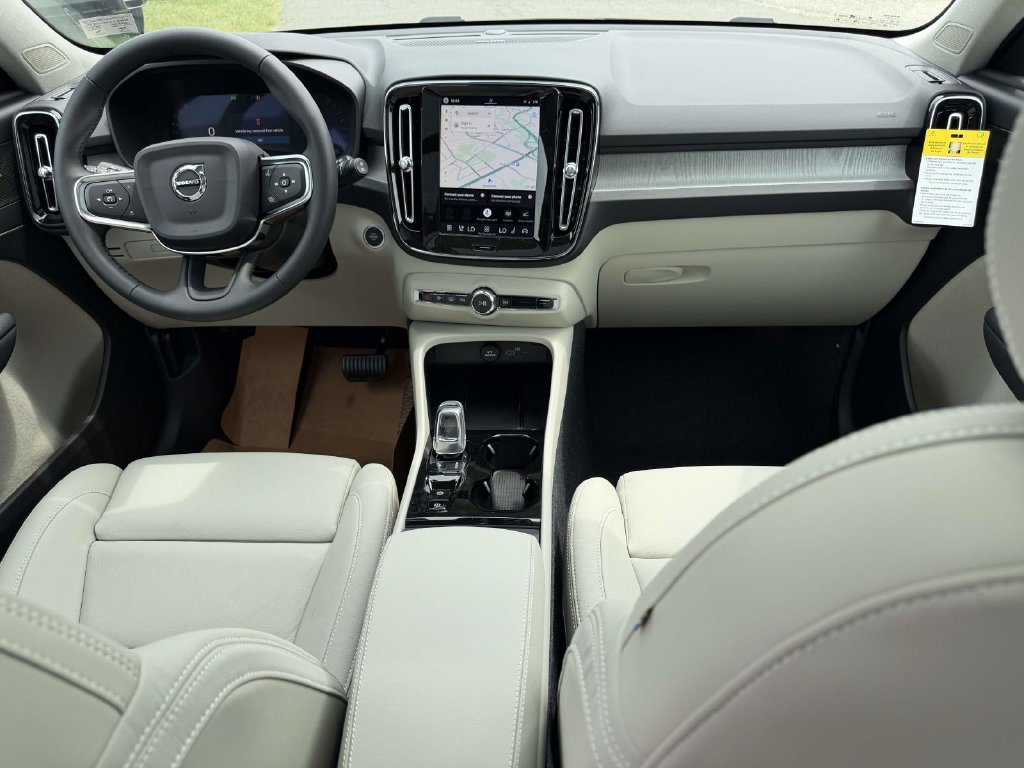 New 2026 Volvo XC40 B5 Ultra w/ Protection Package Premier AWD/4WD image 2