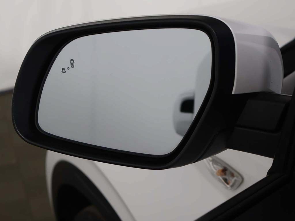 Certified 2024 Hyundai Venue SEL FWD image 32