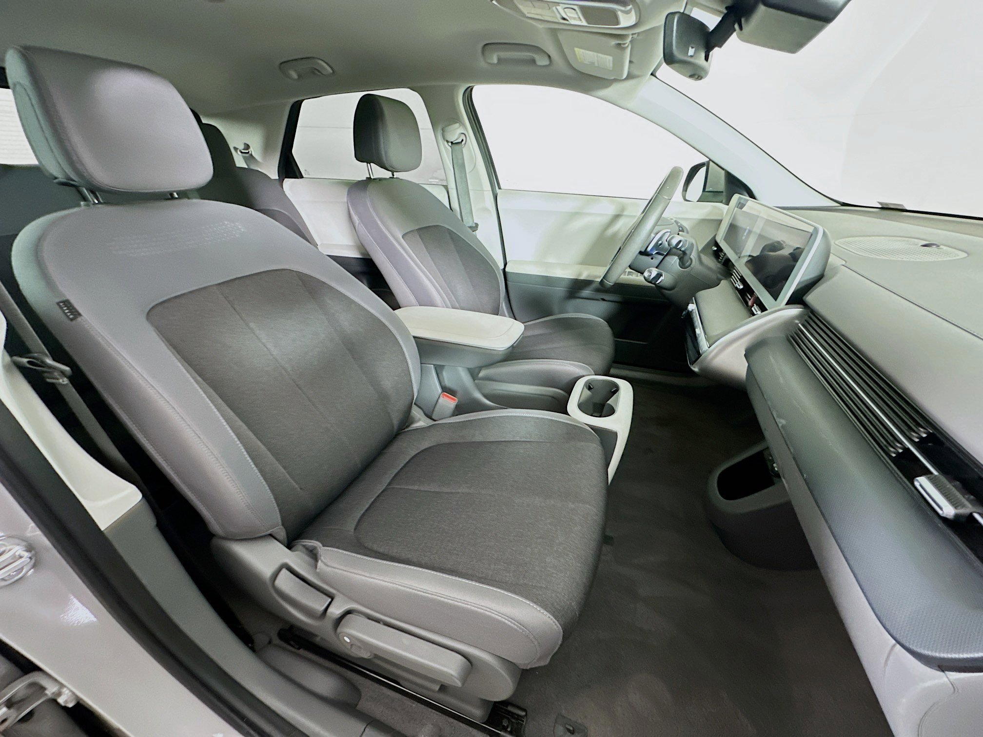 Used 2024 Hyundai Ioniq 5 SEL RWD image 31