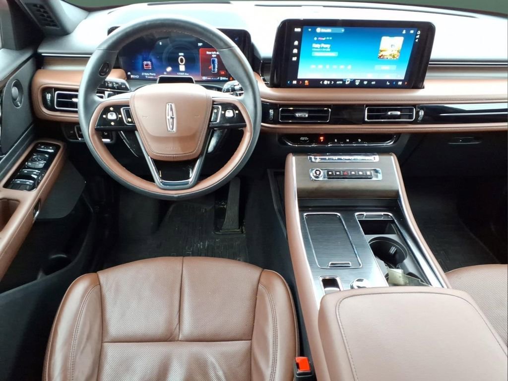 Used 2025 Lincoln Aviator Reserve w/ Illumination Package AWD/4WD image 9