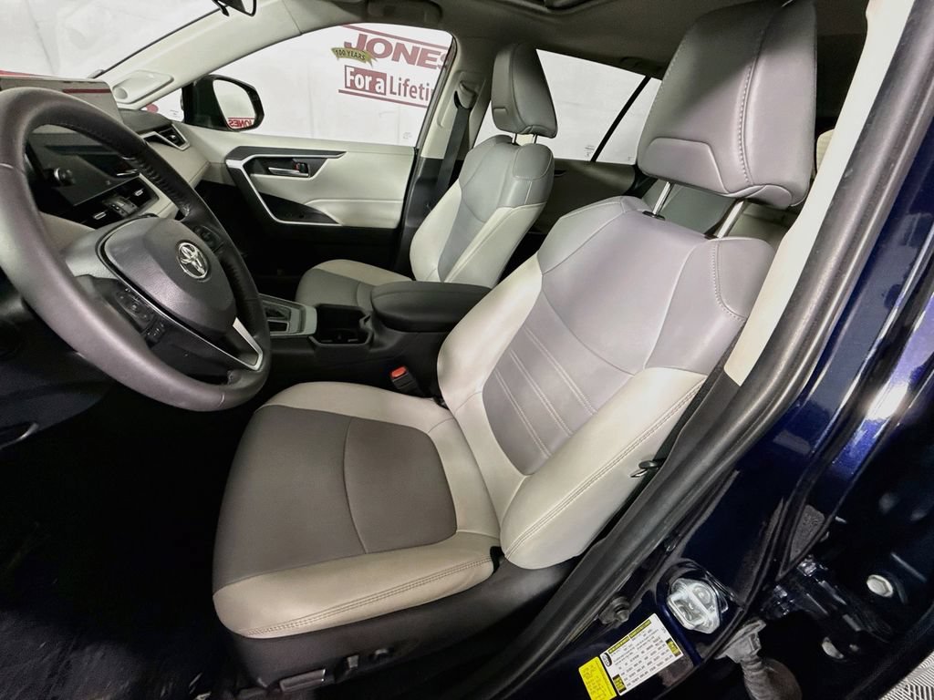 Certified 2023 Toyota RAV4 XLE Premium AWD/4WD image 27
