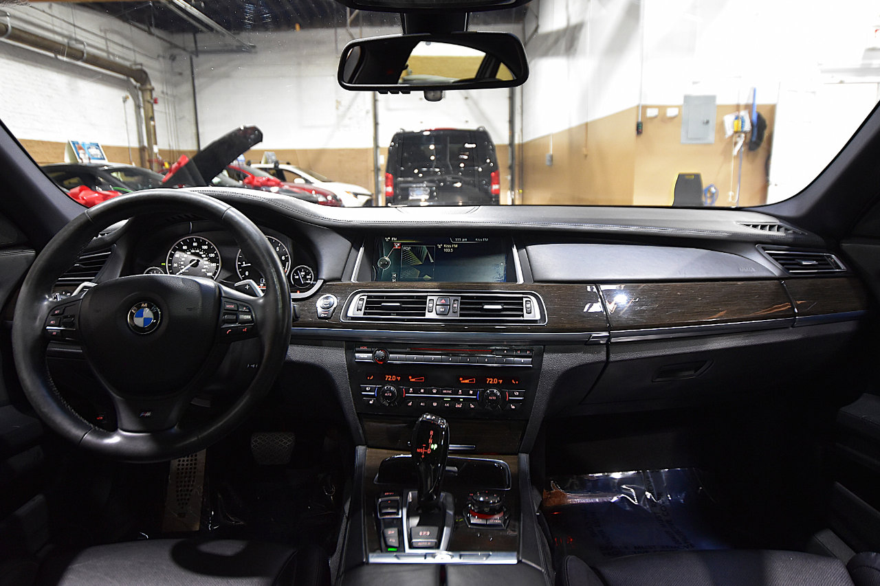 Used 2013 BMW 750i xDrive image 38