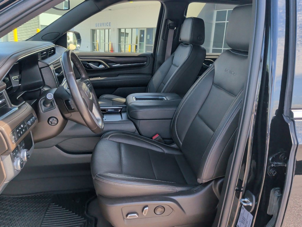Used 2022 GMC Yukon Denali AWD/4WD image 13