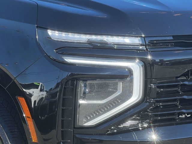 Used 2026 Chevrolet Suburban RST AWD/4WD image 10