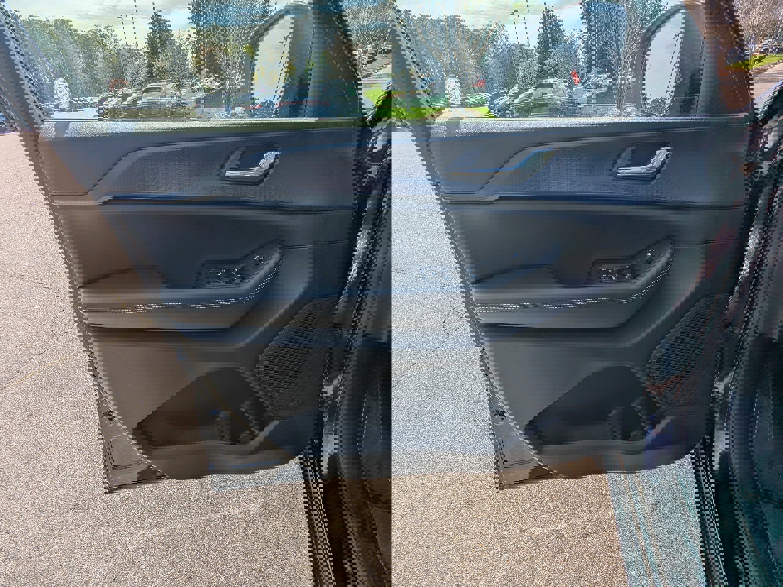 Certified 2025 Jeep Grand Cherokee Laredo X w/ Luxury Tech Group I image 18