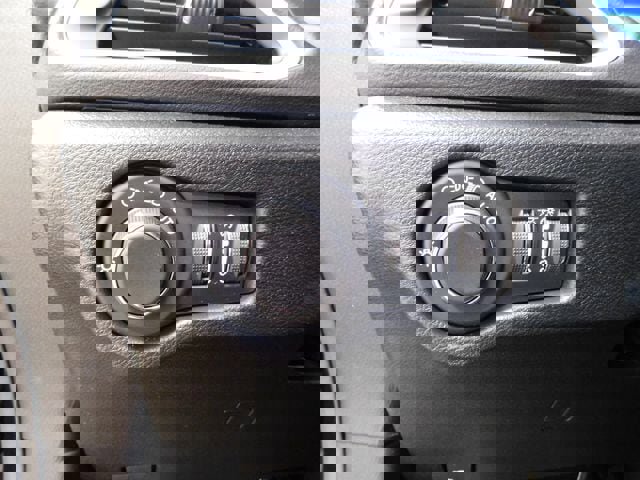 New 2026 Chrysler Voyager LX image 14