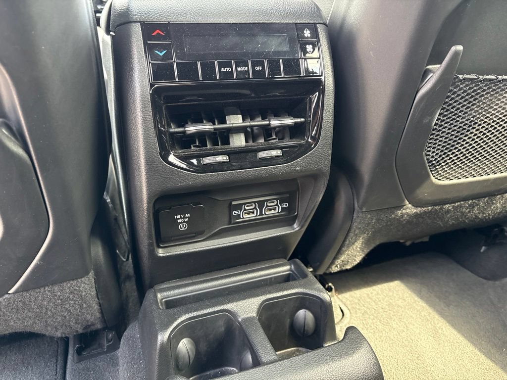 Used 2023 Jeep Grand Cherokee L Laredo AWD/4WD image 27