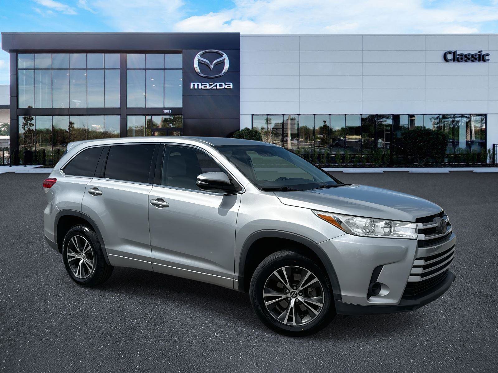 Used 2018 Toyota Highlander LE