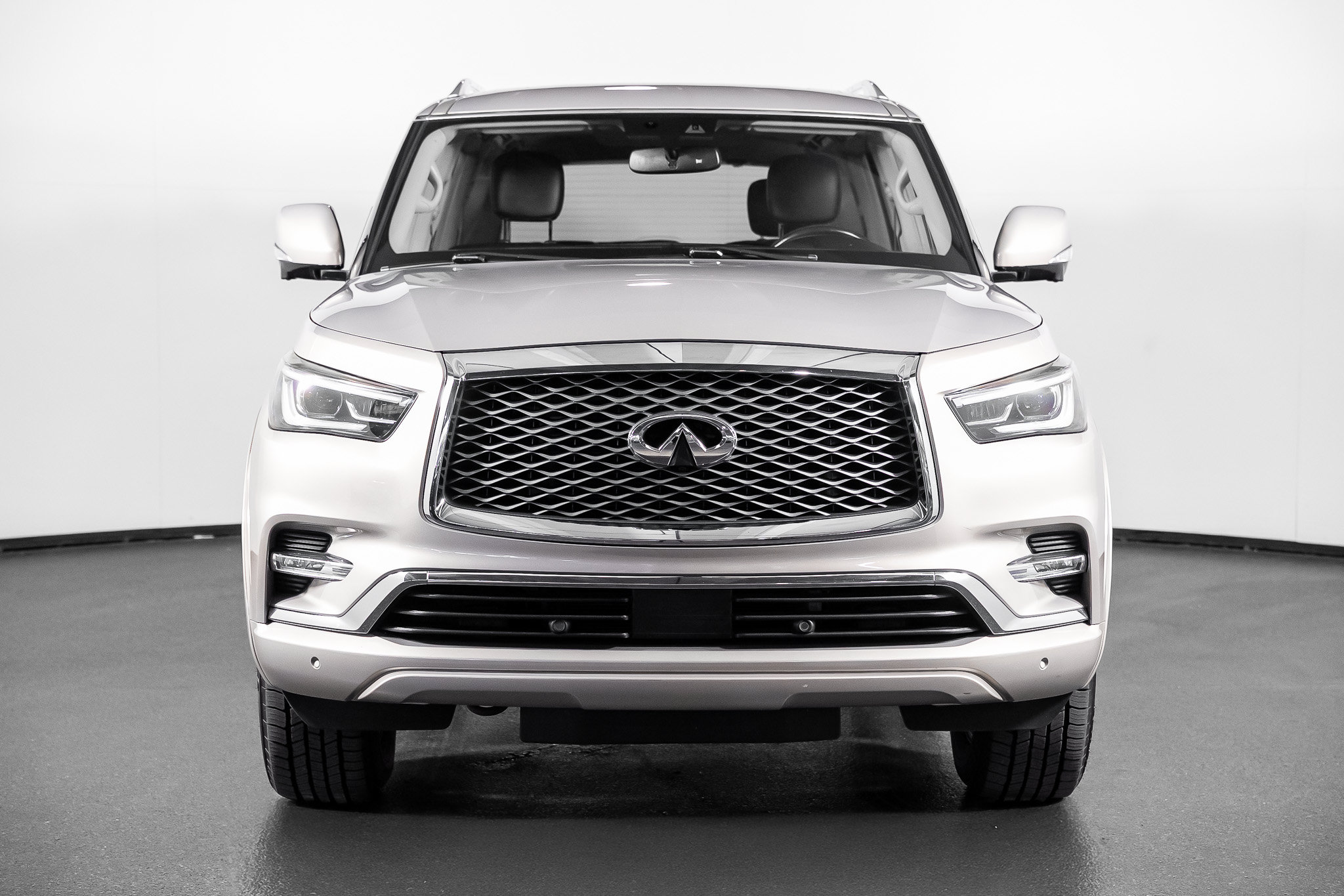 Used 2019 INFINITI QX80 Luxe w/ Proassist Package RWD image 4