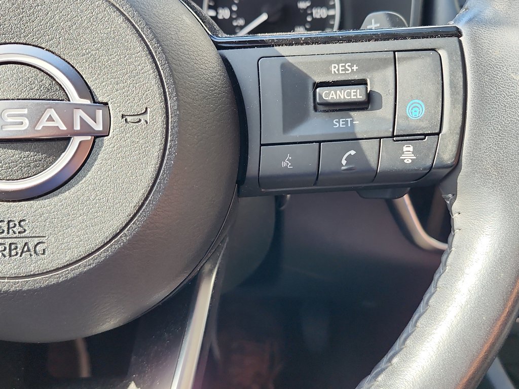 Used 2022 Nissan Rogue SV w/ SV Premium Package image 16