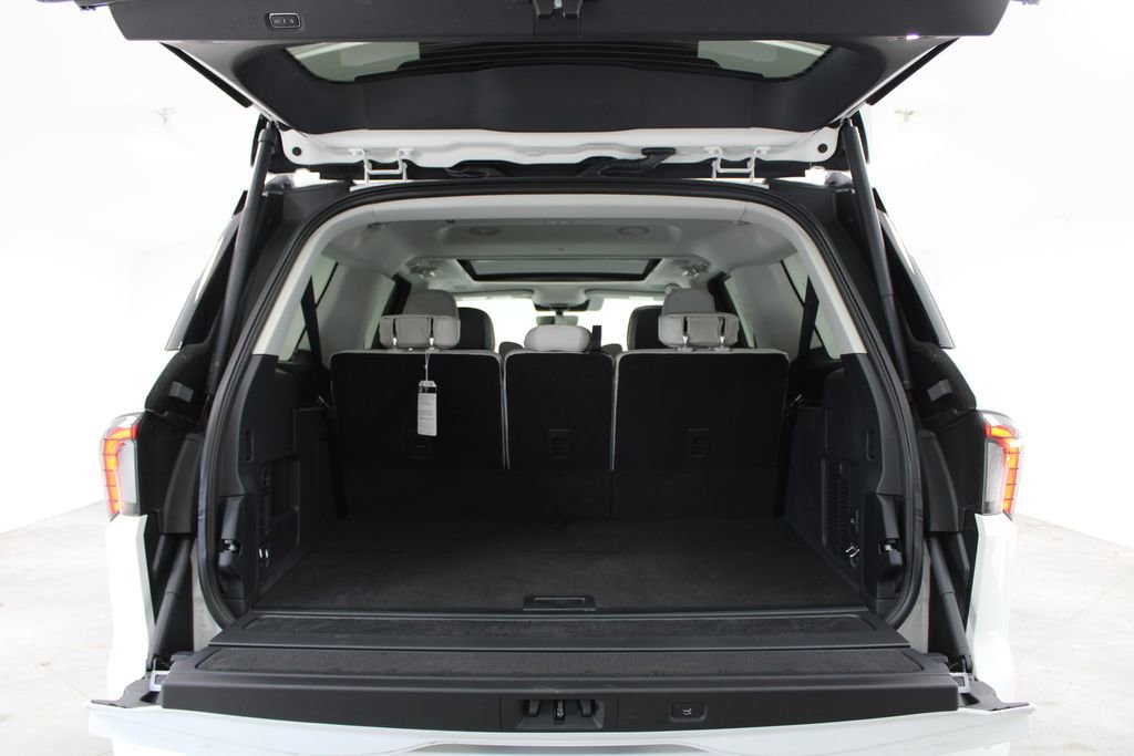 New 2026 Lincoln Navigator L Reserve AWD/4WD image 15