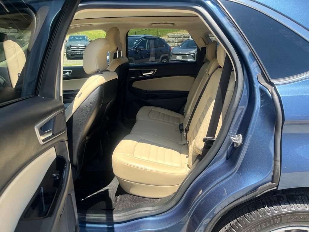 Used 2018 Ford Edge SEL w/ Equipment Group 201A AWD/4WD image 12