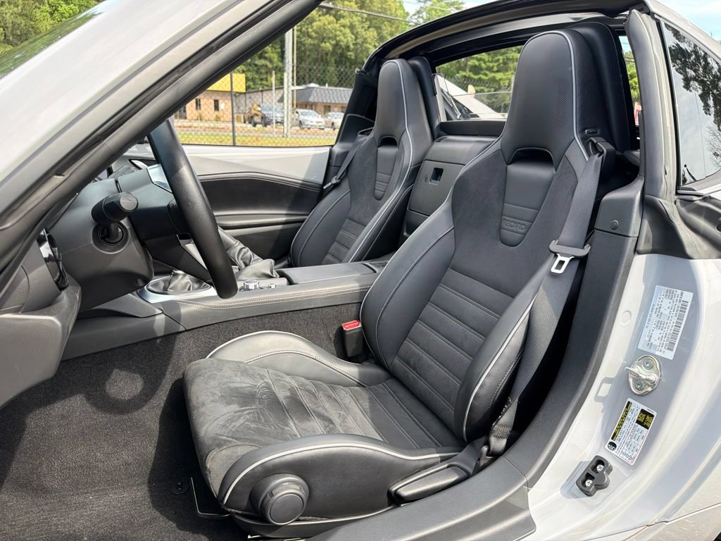 Used 2025 MAZDA MX-5 Miata RF Club w/ Weather Package RWD image 21