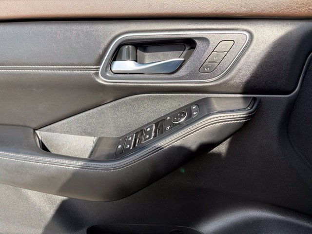 Used 2021 Nissan Rogue Platinum AWD/4WD image 15