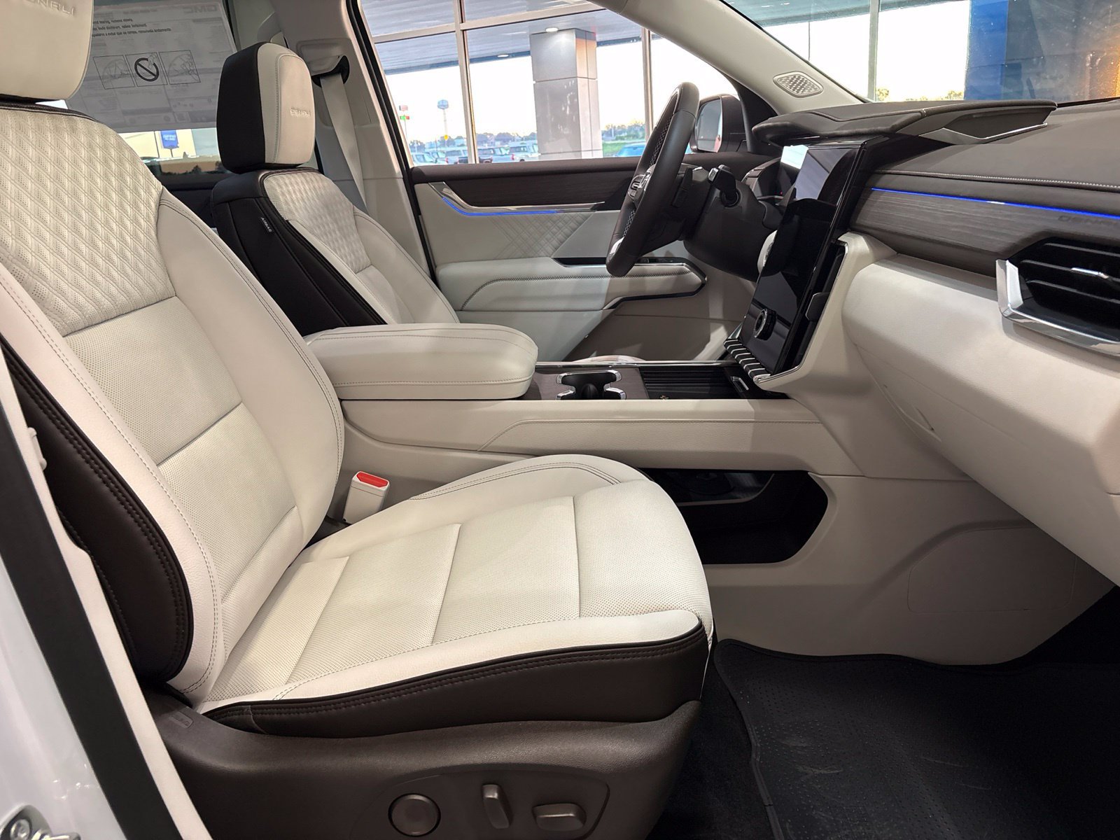 New 2027 GMC Acadia Denali w/ Denali Reserve Package AWD/4WD image 26