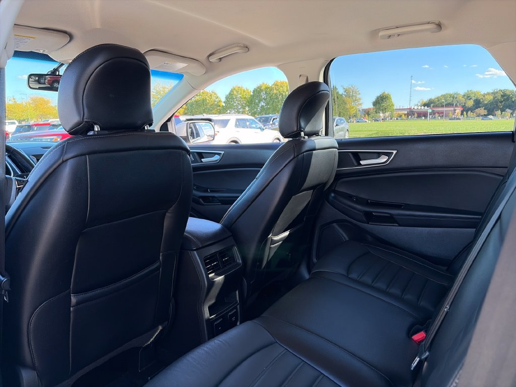 Used 2017 Ford Edge SEL w/ Equipment Group 201A AWD/4WD image 25