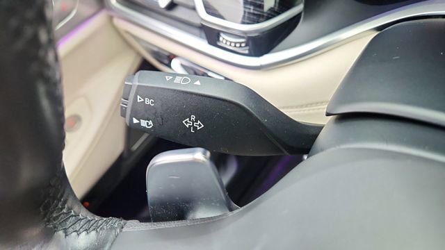 Used 2022 BMW 740i w/ M Sport Package image 41