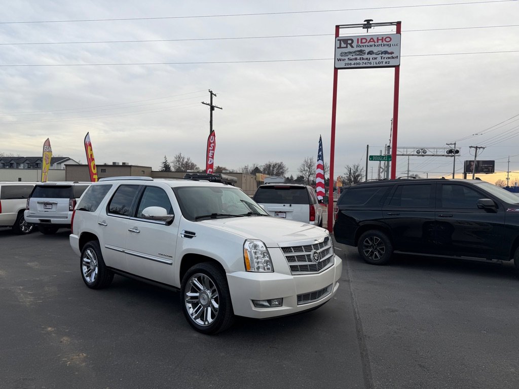 Used 2011 Cadillac Escalade Platinum AWD/4WD image 1
