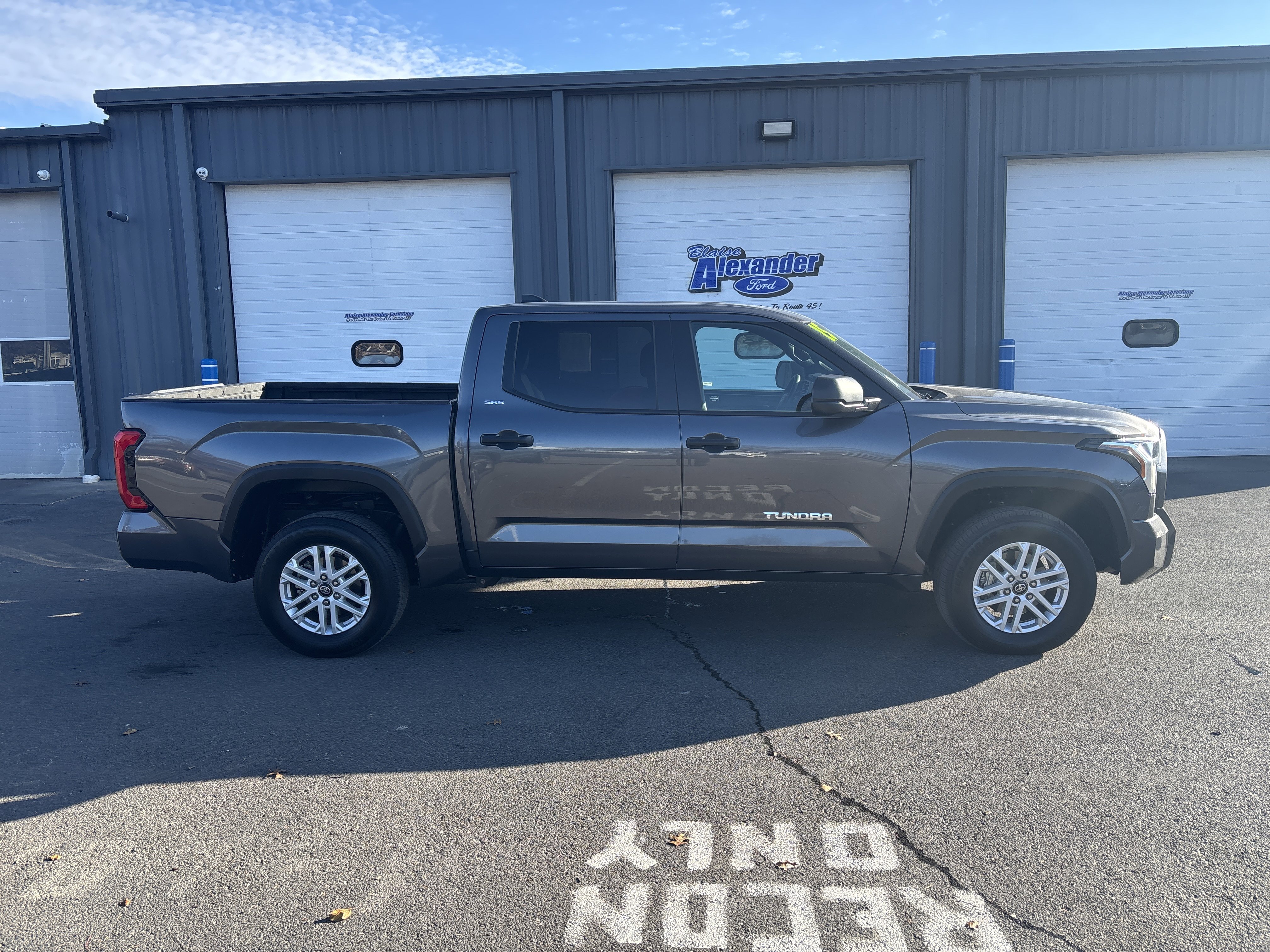 Used 2025 Toyota Tundra SR5 video 2