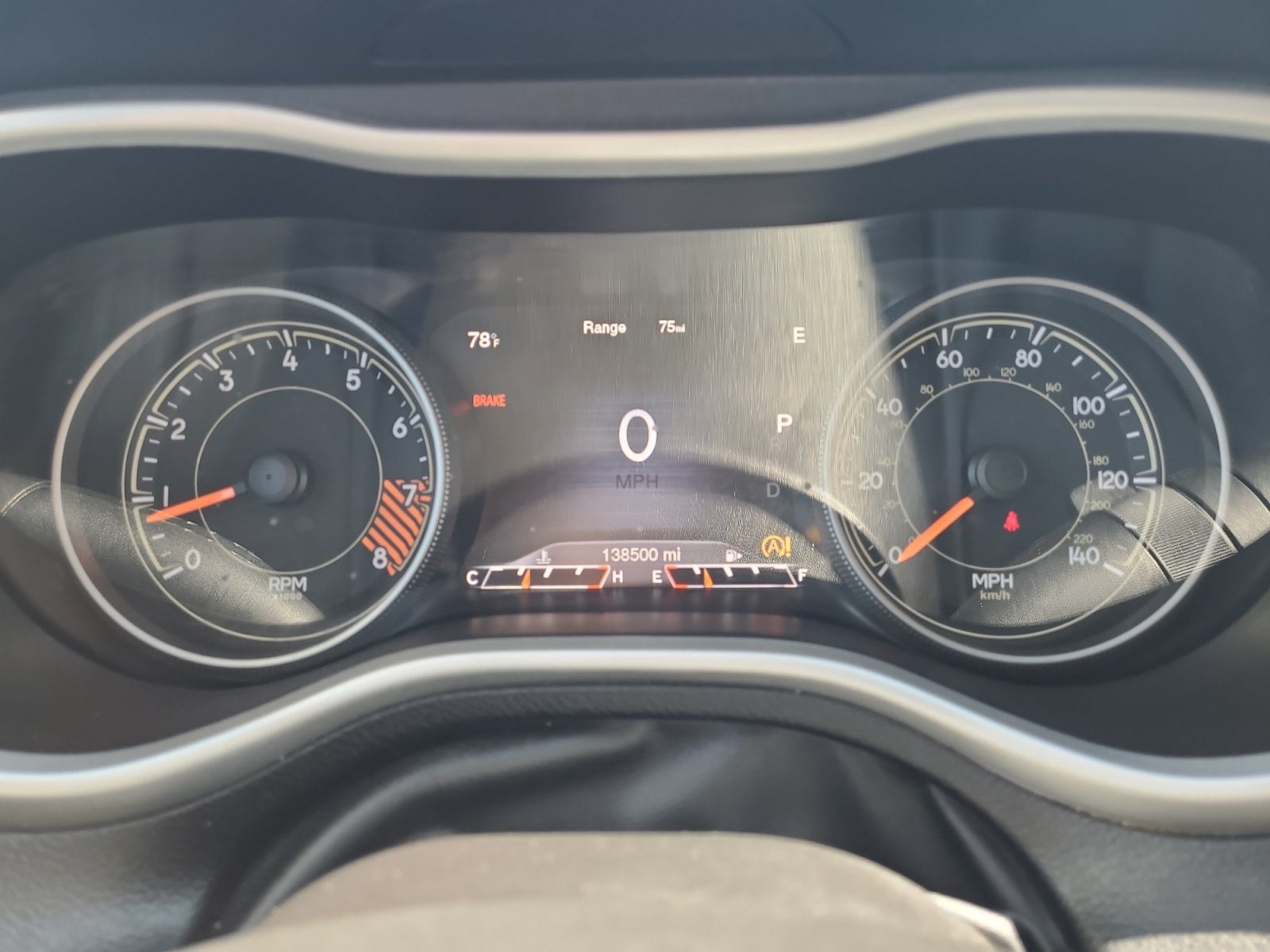 Used 2015 Jeep Cherokee Trailhawk AWD/4WD image 17