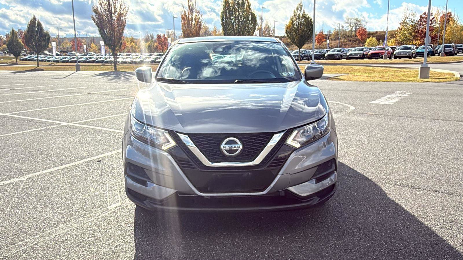 Used 2020 Nissan Rogue Sport S image 16