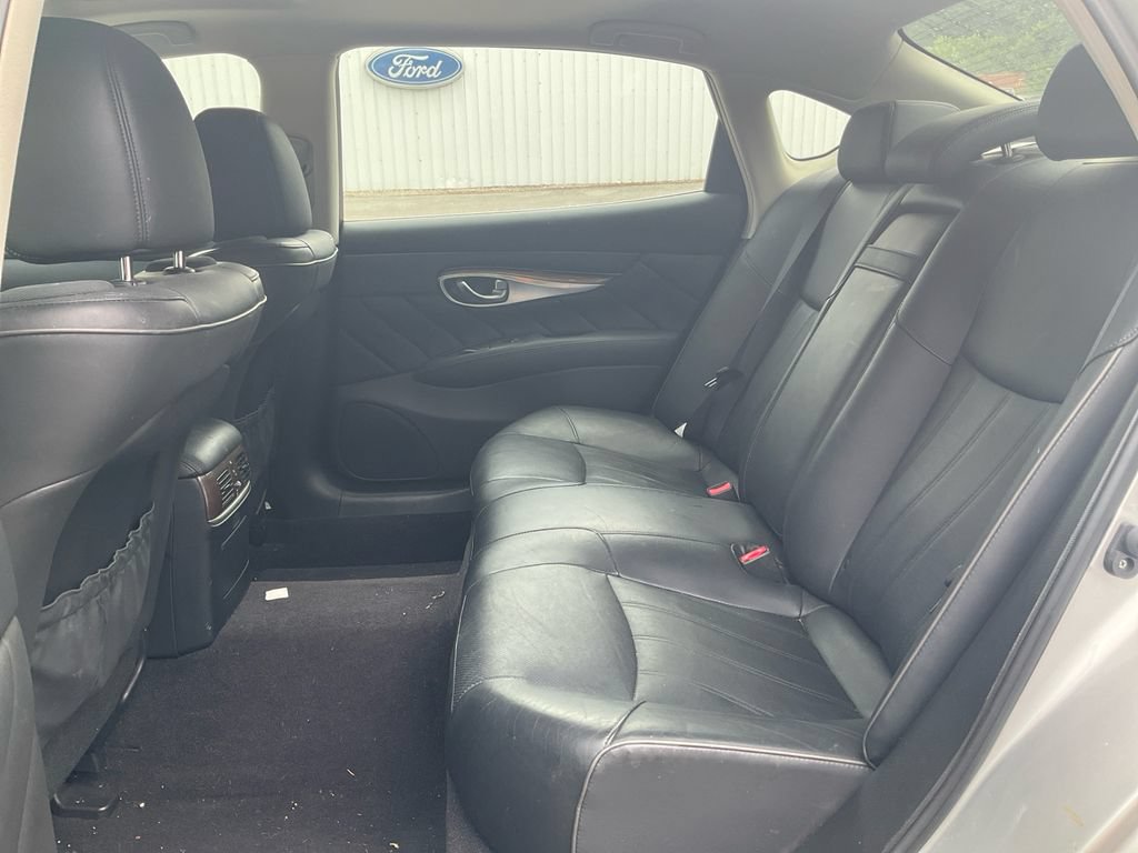 Used 2016 INFINITI Q70 L 3.7 w/ Deluxe Touring Package RWD image 14