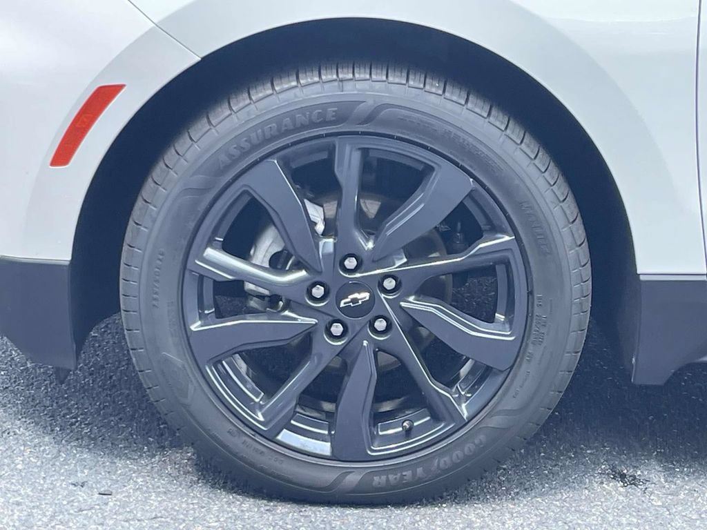 Used 2024 Chevrolet Equinox RS FWD image 11