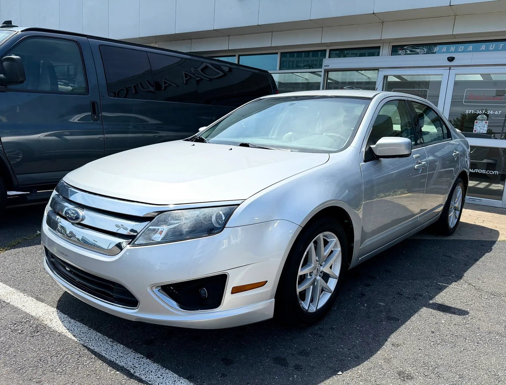 Used 2011 Ford Fusion SEL FWD image 3