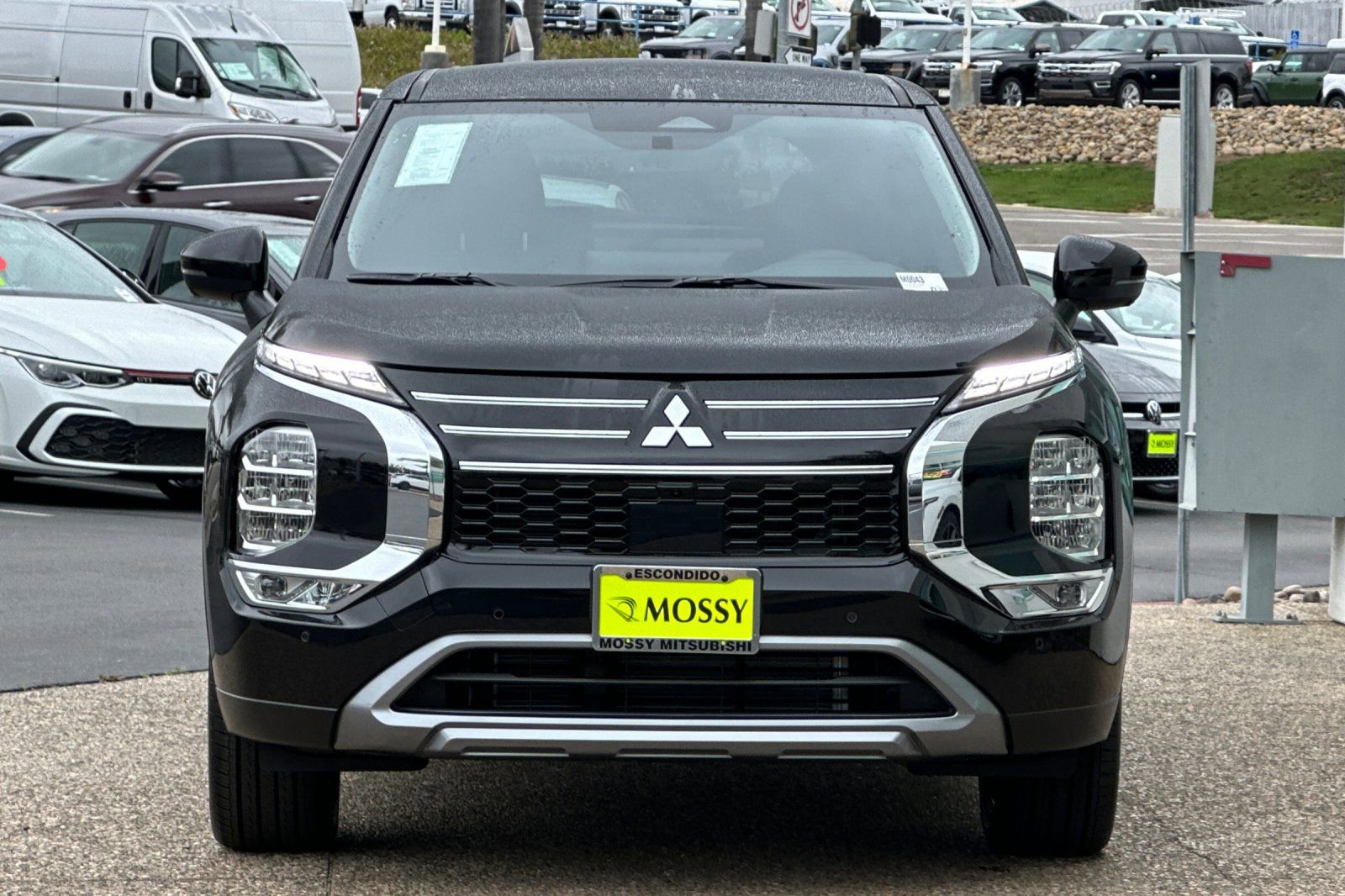 New 2025 Mitsubishi Outlander SE image 8