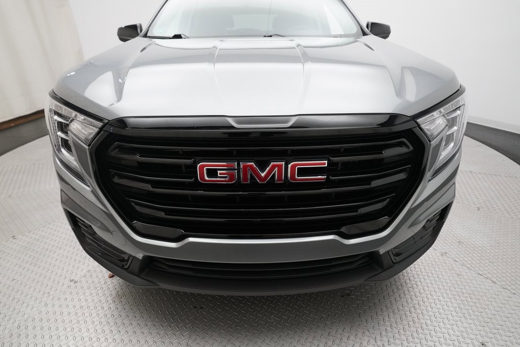 Used 2023 GMC Terrain SLE w/ Driver Convenience Package image 21