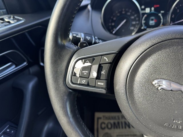 Used 2019 Jaguar F-PACE Premium image 26