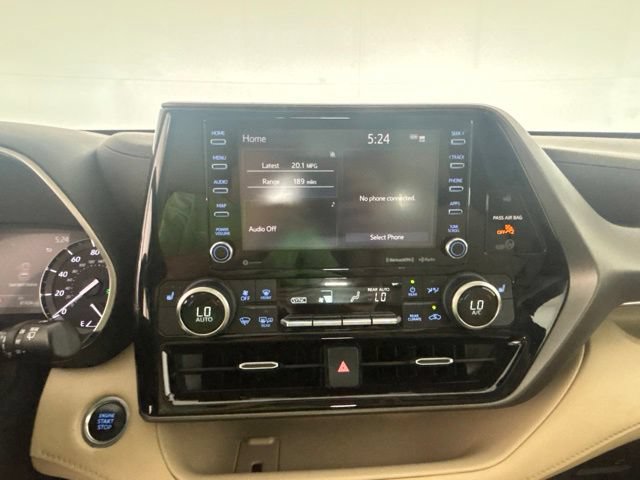Used 2021 Toyota Highlander XLE AWD/4WD image 5