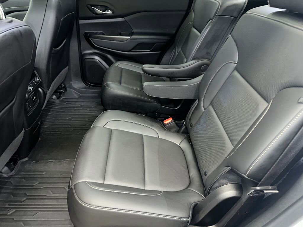 Certified 2023 GMC Acadia SLT w/ Preferred Package image 22