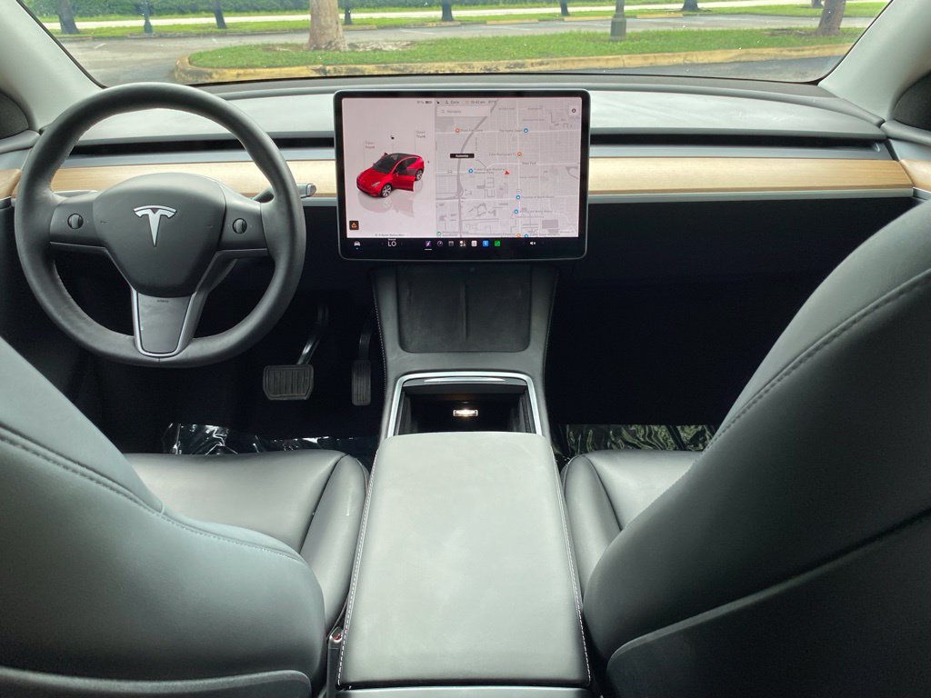 Used 2024 Tesla Model Y Long Range AWD/4WD image 26