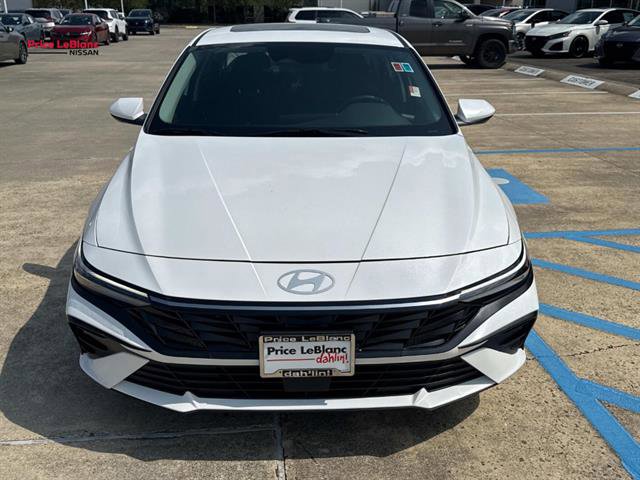 Used 2025 Hyundai Elantra SEL FWD image 2