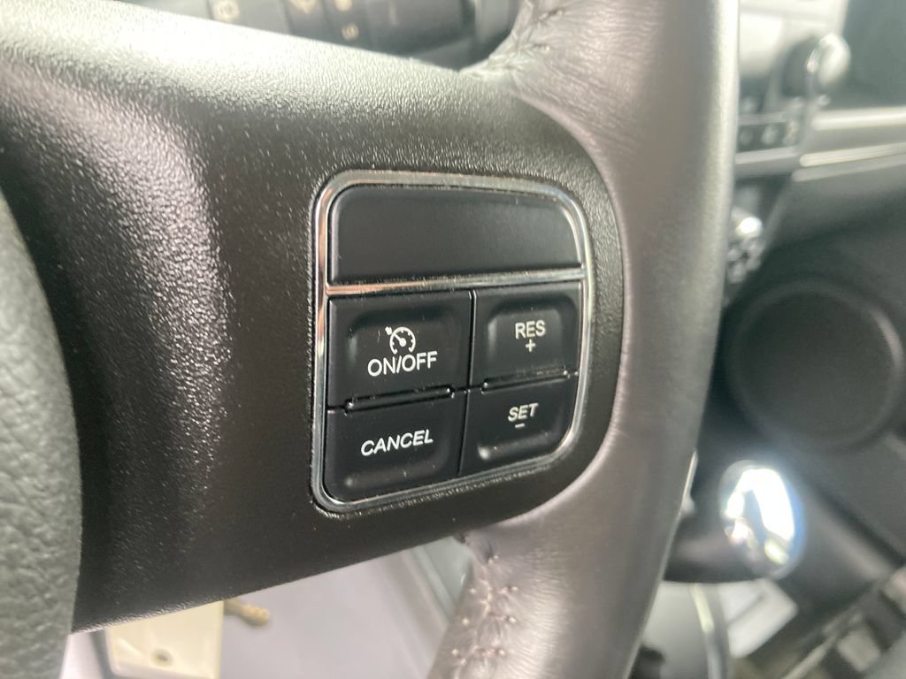 Used 2015 Jeep Patriot High Altitude AWD/4WD image 40