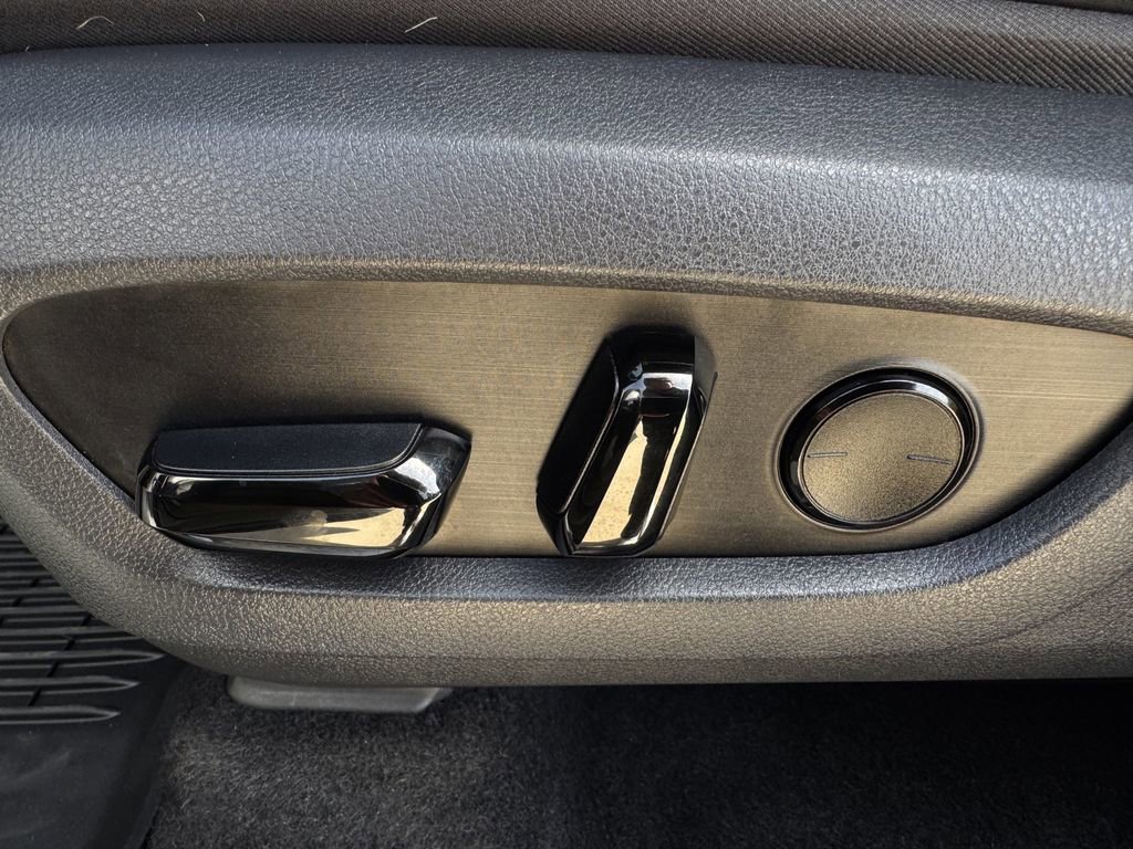 Used 2025 Lexus TX 500h AWD w/ Technology Package image 26