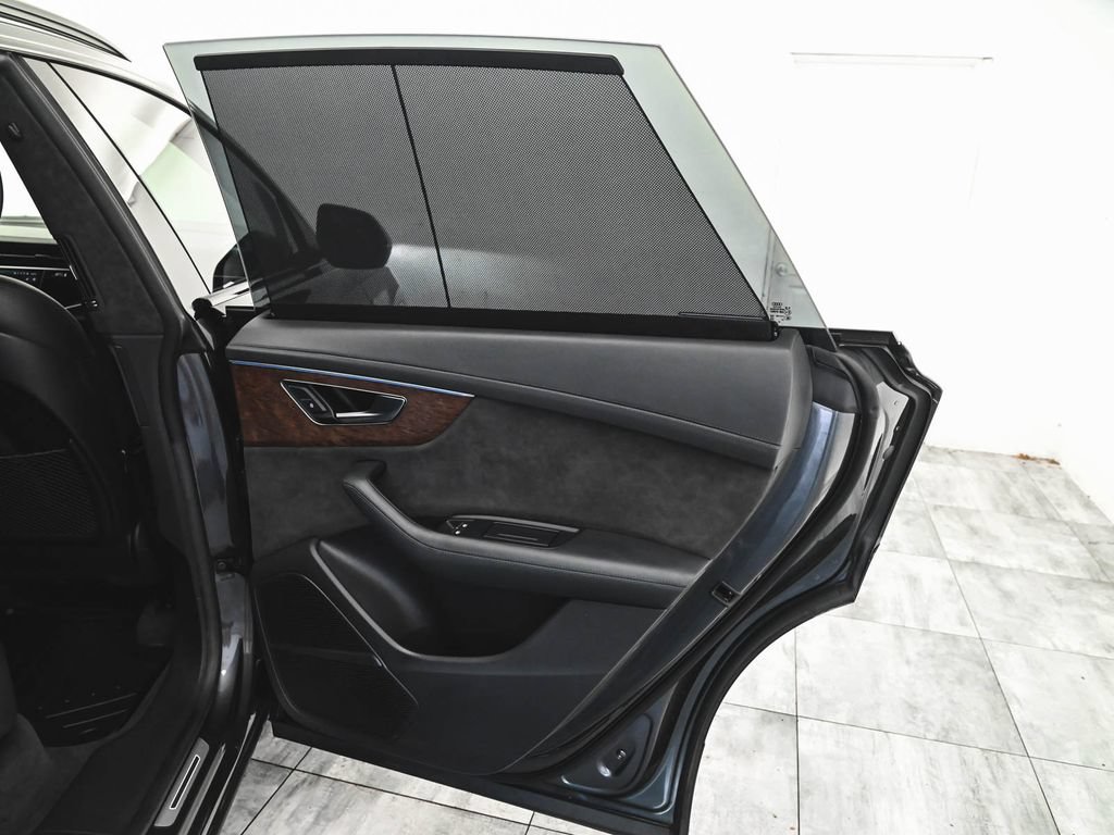 Used 2020 Audi Q8 Prestige AWD/4WD image 15