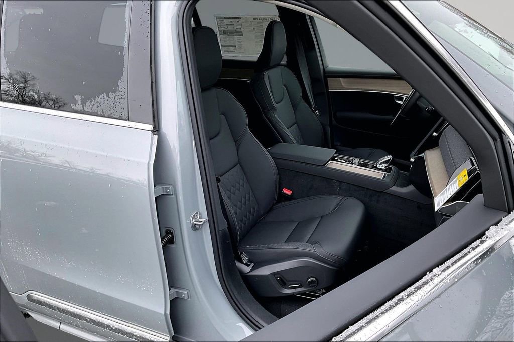 New 2026 Volvo XC90 T8 Plus w/ Protection Package Premier AWD/4WD image 11