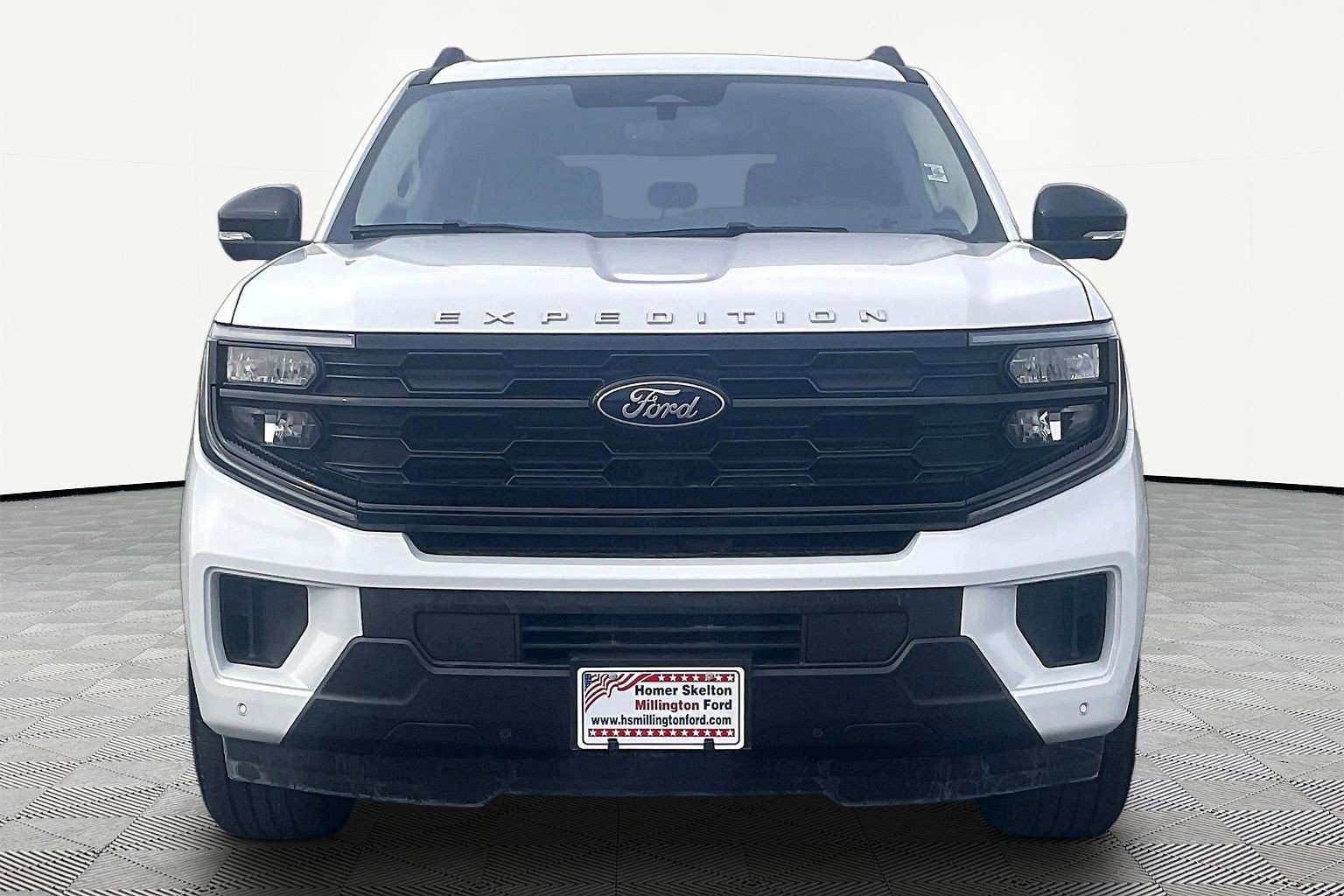 Used 2025 Ford Expedition Active image 3