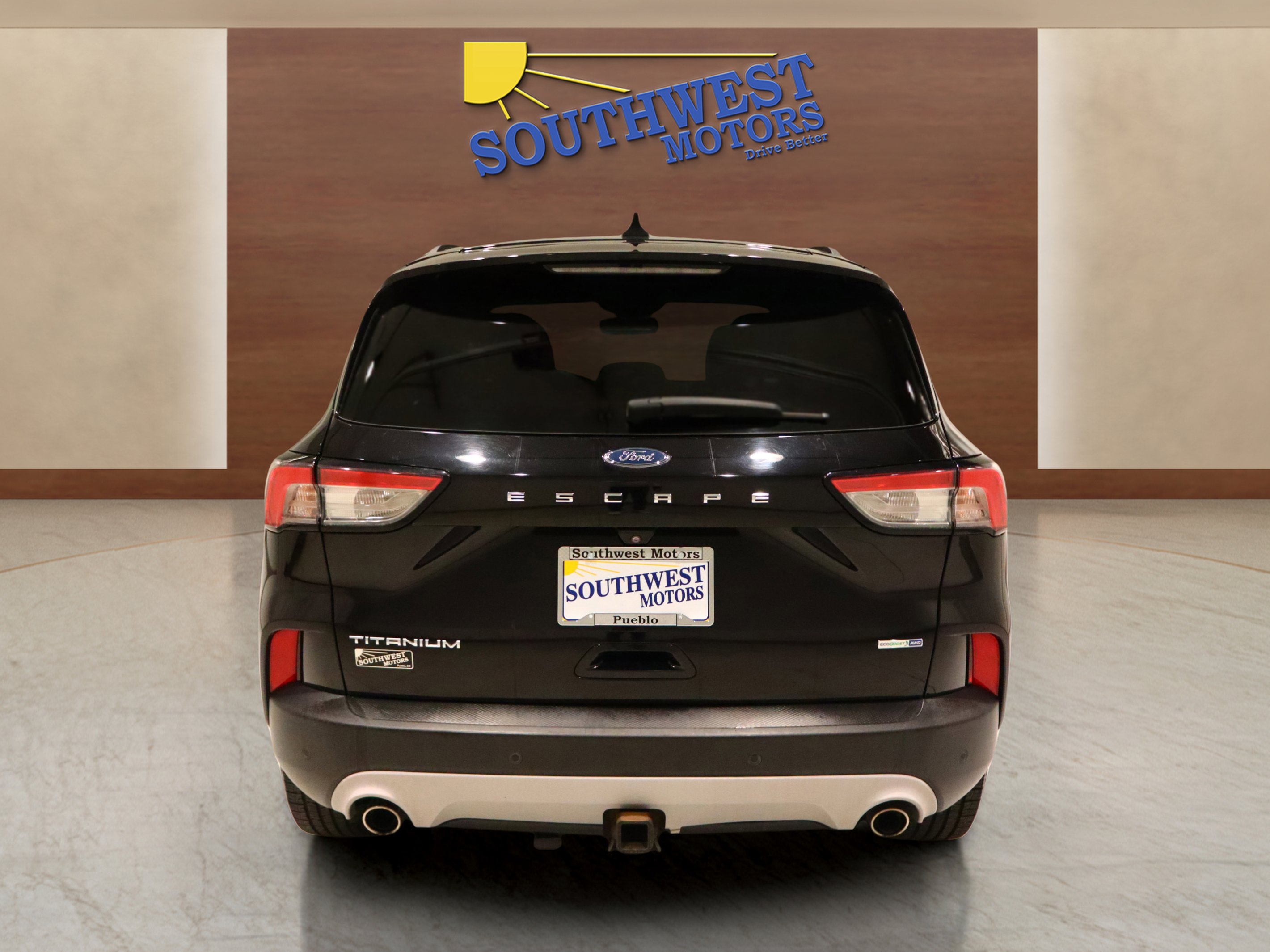 Used 2020 Ford Escape Titanium image 3