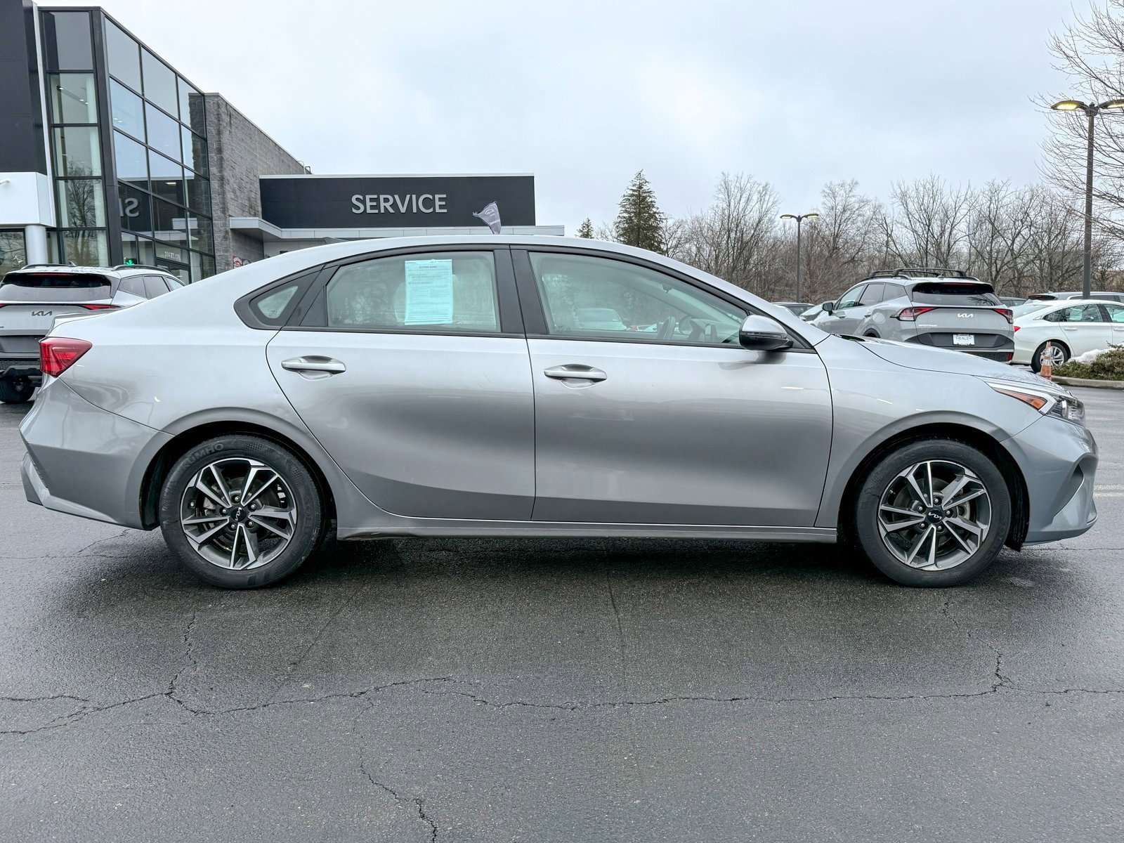 Used 2023 Kia Forte LXS w/ LXS Technology Package image 4