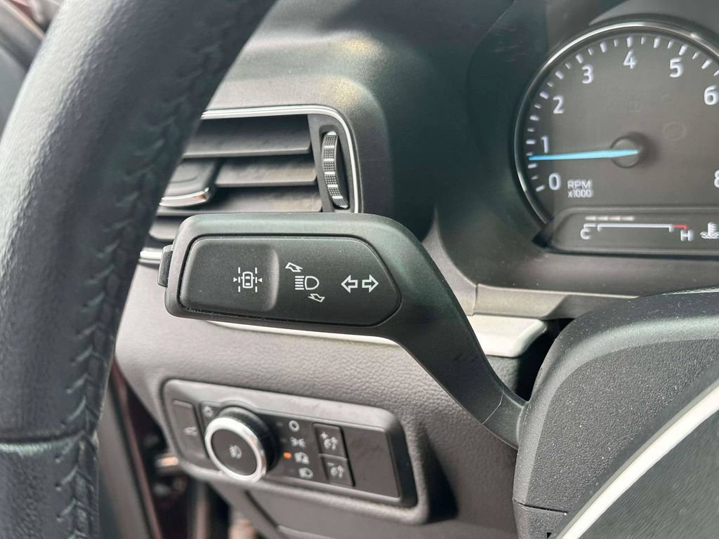 Used 2023 Ford Explorer XLT w/ Equipment Group 202A AWD/4WD image 25