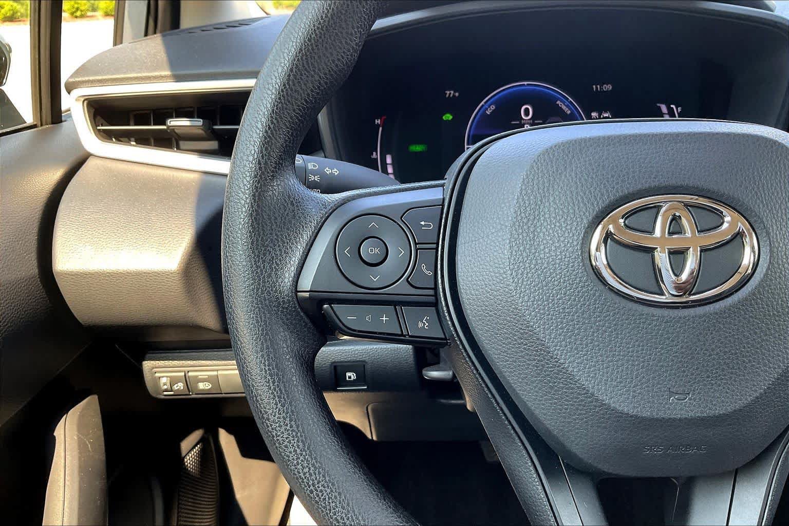 Used 2026 Toyota Corolla LE FWD image 23