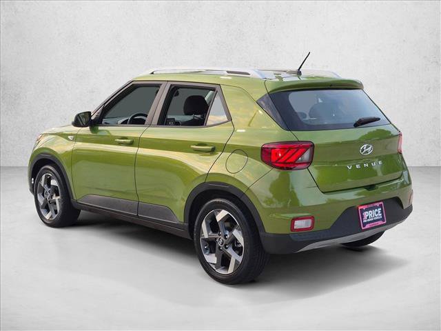 Used 2024 Hyundai Venue SEL FWD image 7