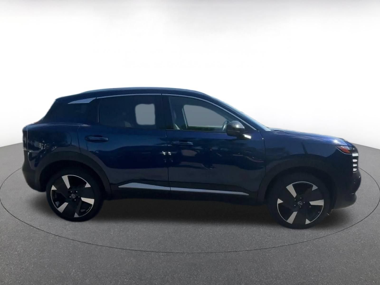 Used 2026 Nissan Kicks SR FWD image 15