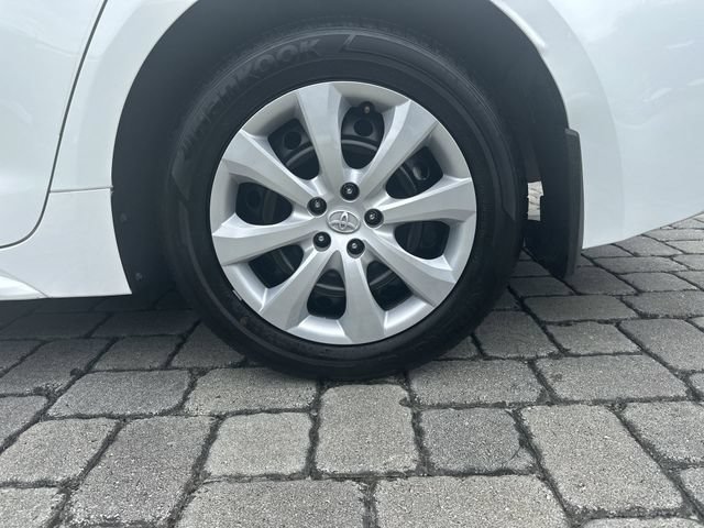 Used 2024 Toyota Corolla LE FWD image 11