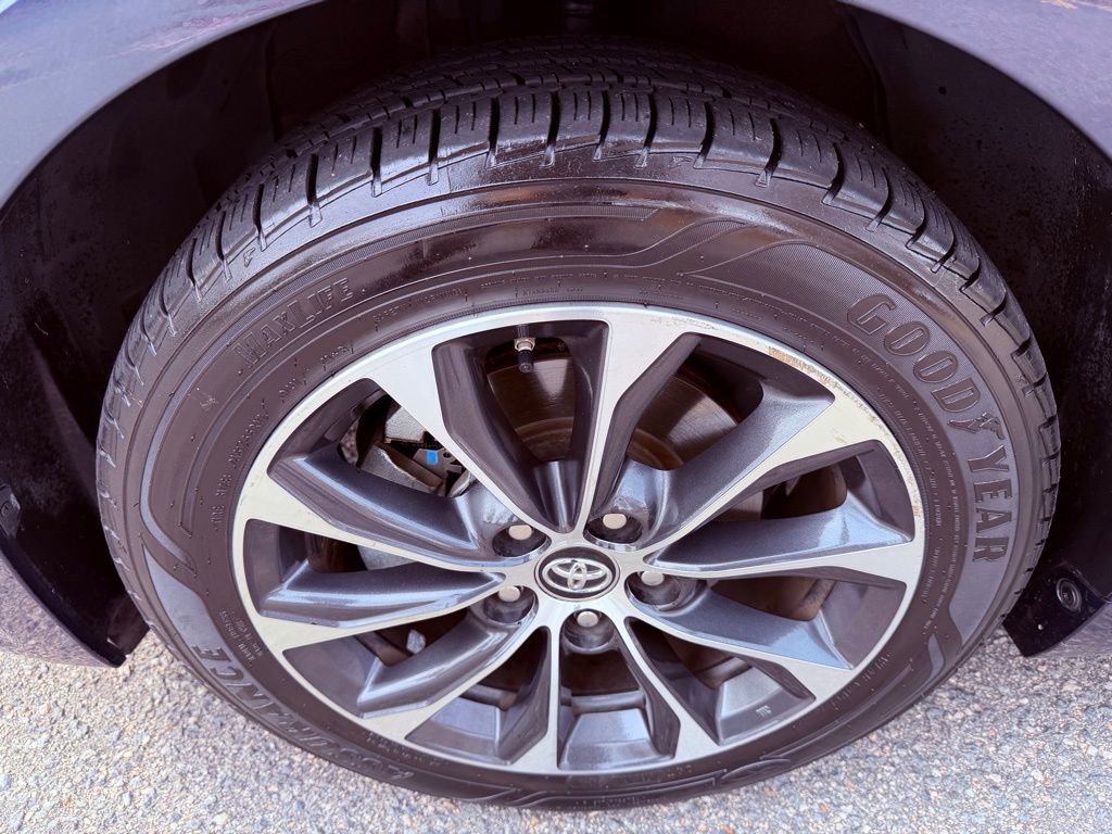 Used 2017 Toyota Avalon image 13