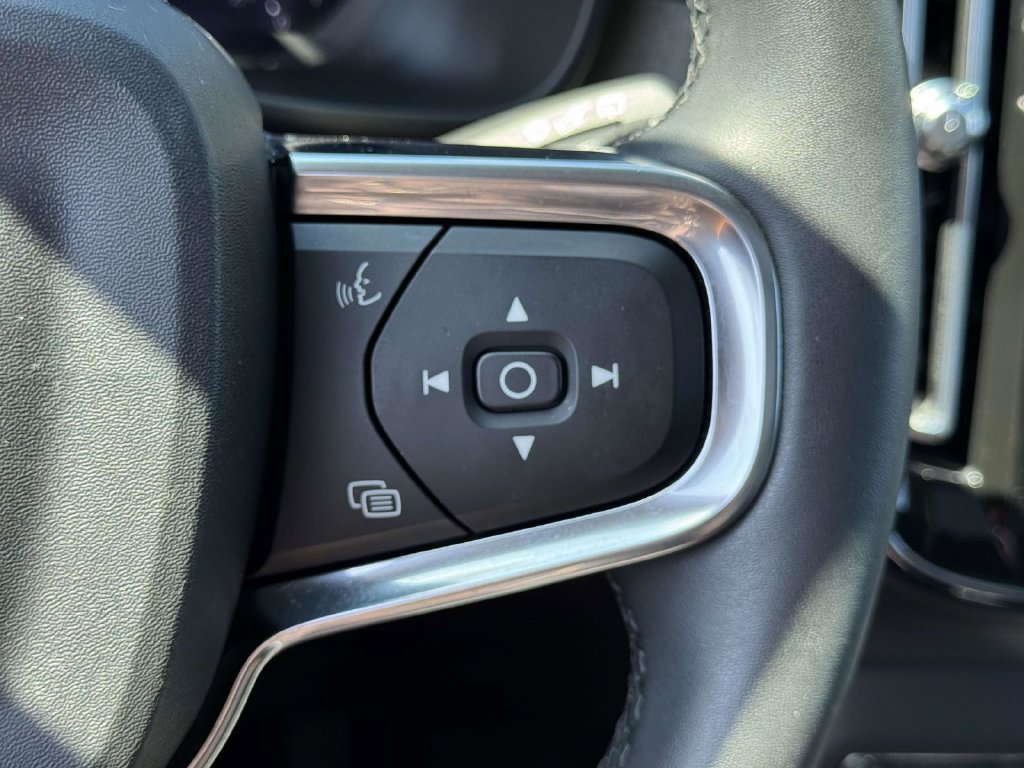 Certified 2023 Volvo XC40 B5 Plus w/ Driver Assist Package AWD/4WD image 20