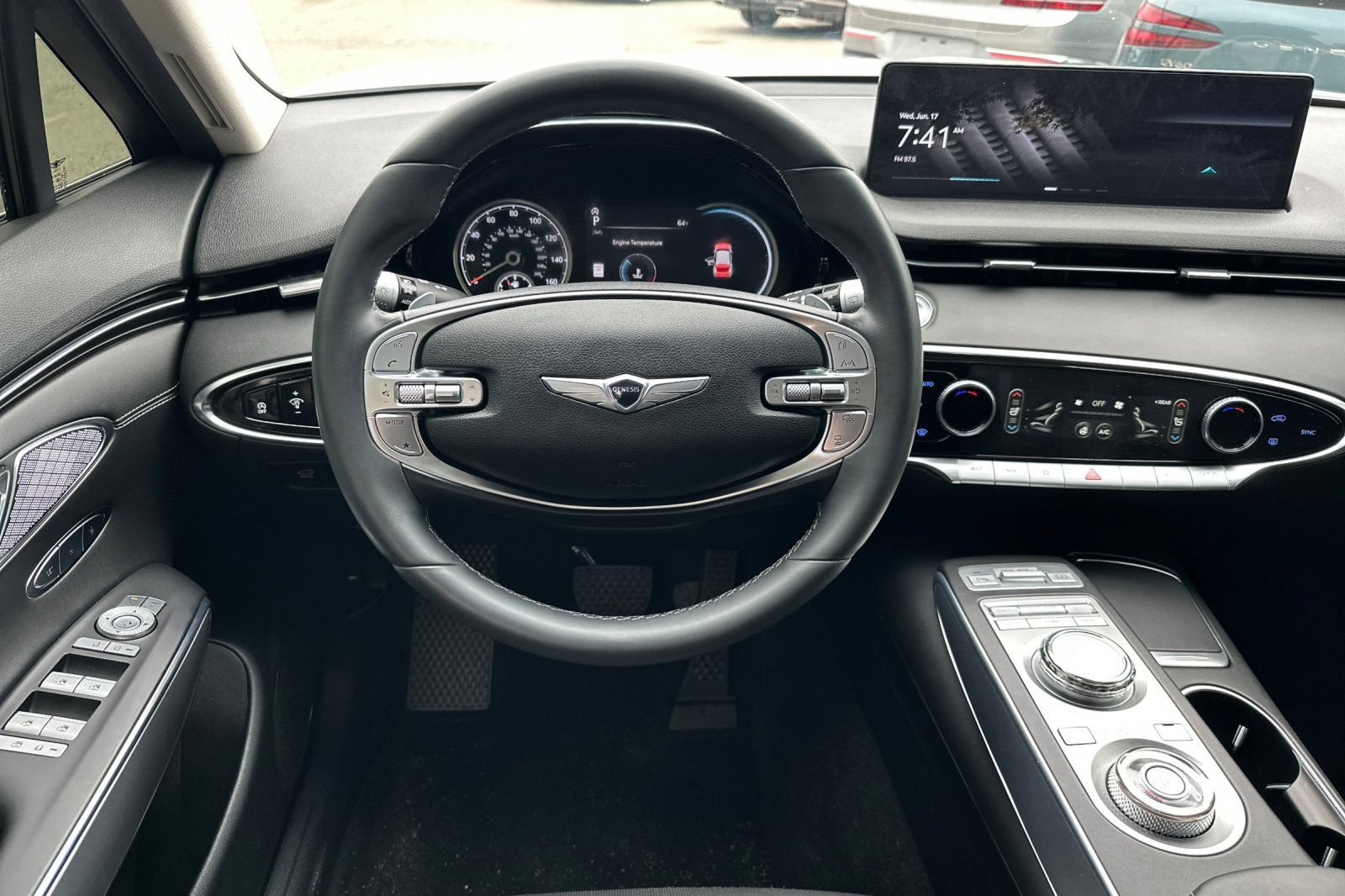 Used 2023 Genesis GV70 2.5T w/ Select Package AWD/4WD image 17